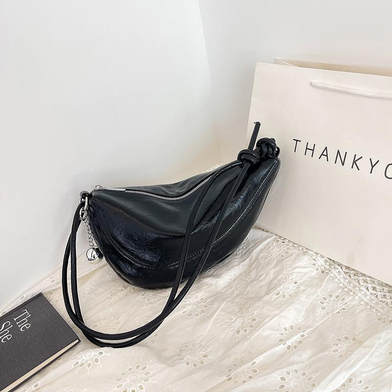 

Fashion niche bag 2025 summer new high-value large-capacity bag simple soft leather casual commuter tote bag чёрный