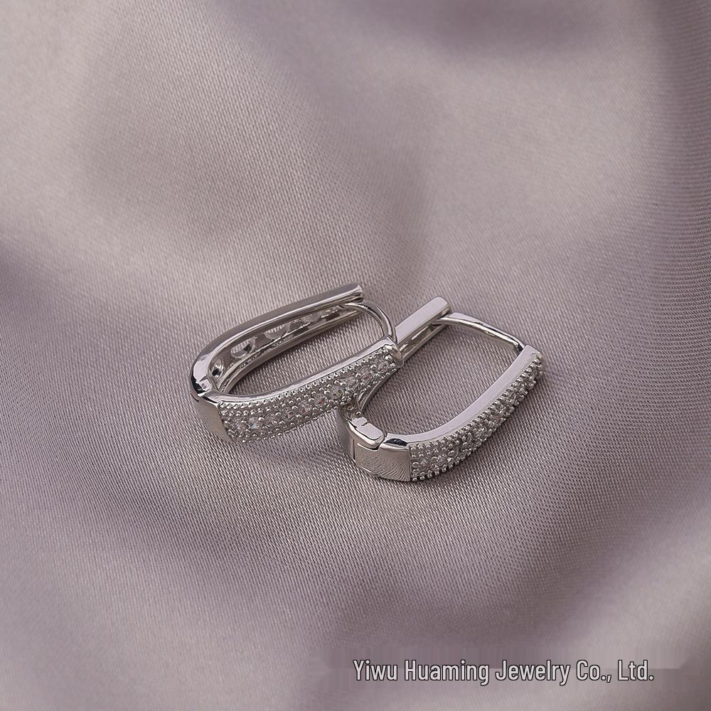 Stylish Gold Circle Ear Cuffs - Light Luxury Jewelry for Trendy Women