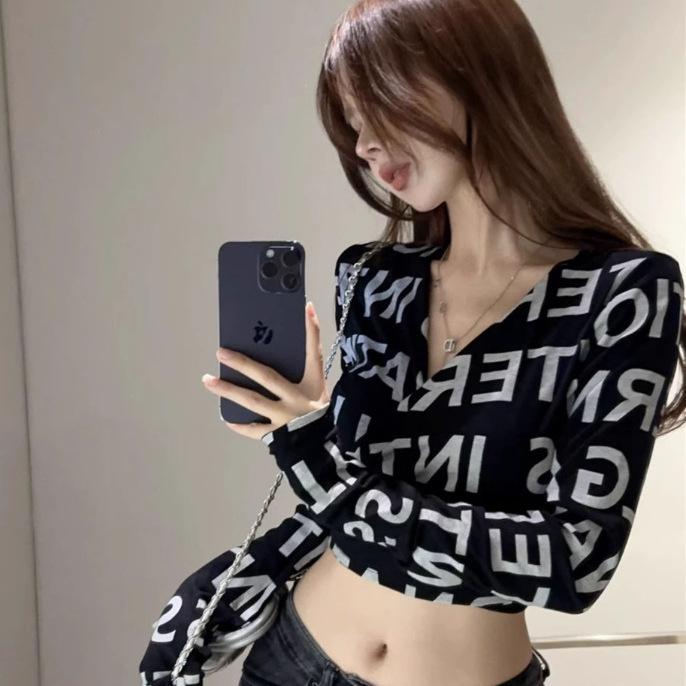 American retro printed Spice Girl v-neck showing chest high waist navel short top unique chic tight long-sleeved t-shirt women