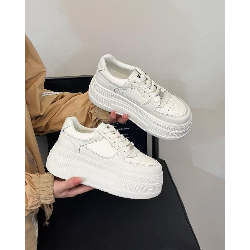 

Кожаные маффины маленькие белые туфли женские осенние новые модели маленькие легкие толстая подошва увеличивающие рост высококлассные повседневные кеды 40 бежевый