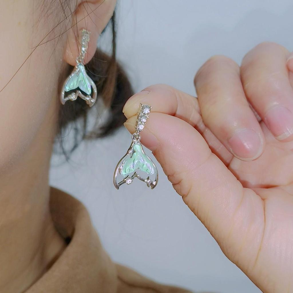Kolczyki wiszące Zircon Aurora Fishtail - Modne, Ekskluzywne, Unikalny design