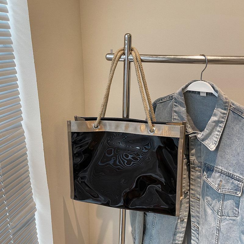 Popular transparent large-capacity bag women's new fashion jelly shoulder bag tote bag