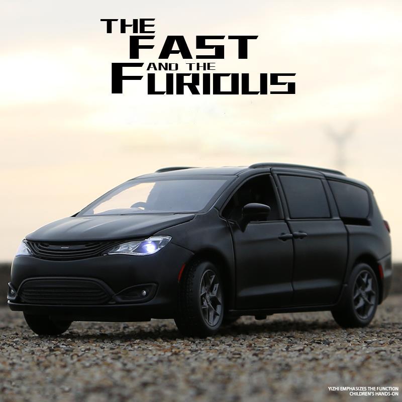 

1:32 Pacifica Van MVP Alloy Car Model Diecast Игрушечный автомобиль с высокой степенью имитации Игрушки для детей Детские рождественские подарки