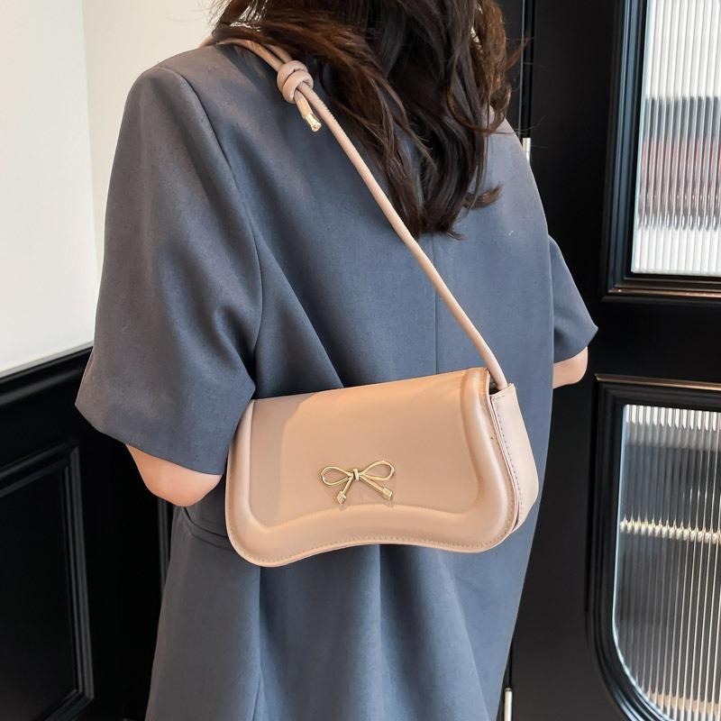 Niche underarm bag women's new fashion portable baguette bag high-end single shoulder messenger bag