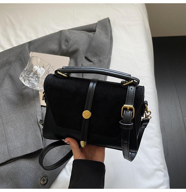 Portable small bag women 2025 new retro high-end small square bag large capacity shoulder messenger bag