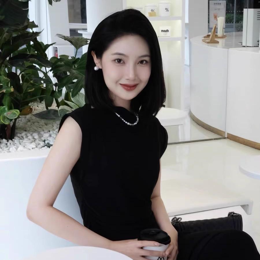 2025 Elegant High-End Choker: Transparent White Crystal, Opal, and Pearl Necklace for Women