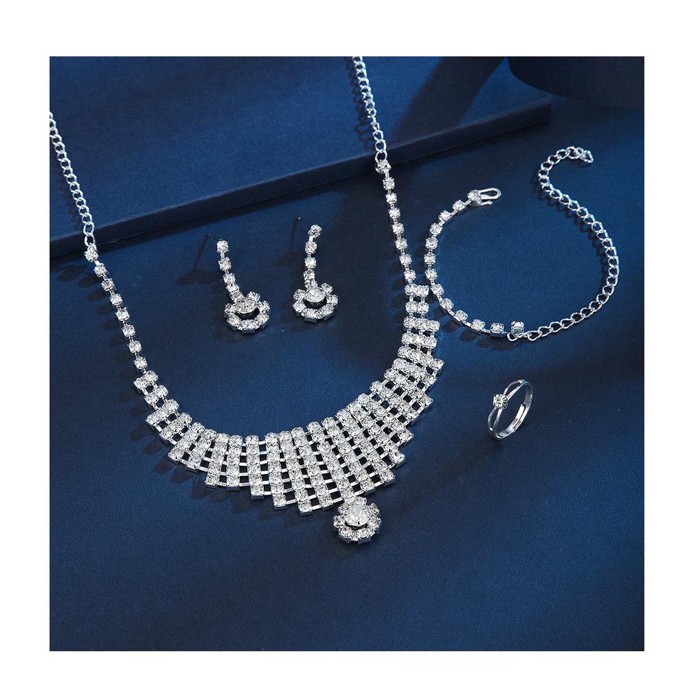 Necklace Set Light Luxury Claw Chain Tassel Jewelry Four-Piece Set Versatile Bridal Jewelry Design Bracelet