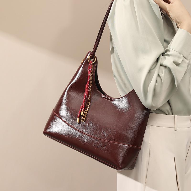 One shoulder crossbody bucket bag, armpit bag, Korean version retro simple women's tote bag, fashionable commuter, large capacity, versatile