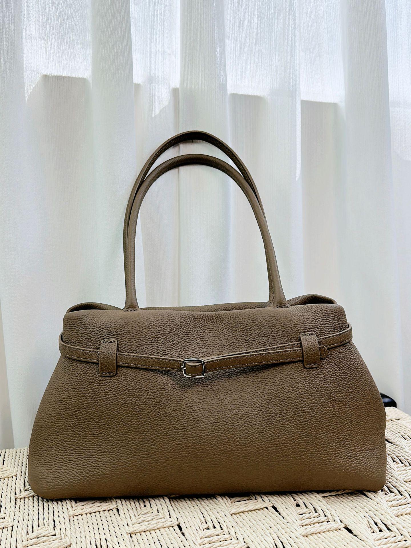 

Autumn/Winter Niche Leather Tote: Large Capacity Underarm & Shoulder Bag 34x19x17 cm