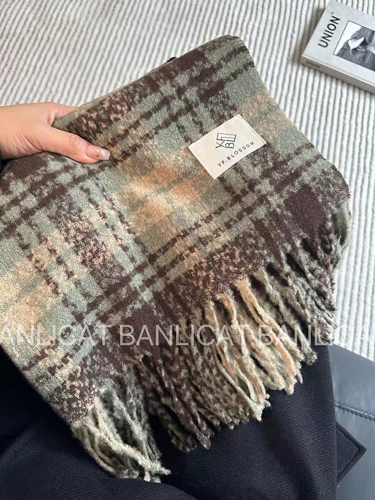 Autumn and winter new Maillard imitation cashmere plaid scarf women's winter senior sense versatile shawl thickened warm scarf