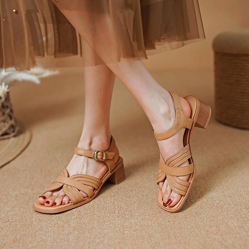 Новое поступление женские сандалии 2024 летняя мода натуральная кожа толстые каблуки — фото 3