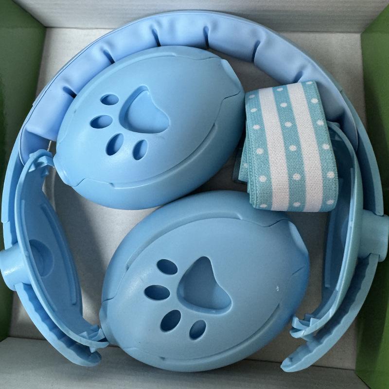Children's Noise-Cancelling Ear Muffs: Soundproof & Warm Sleep Headband for Newborns 2-in-1 Noise Protection.