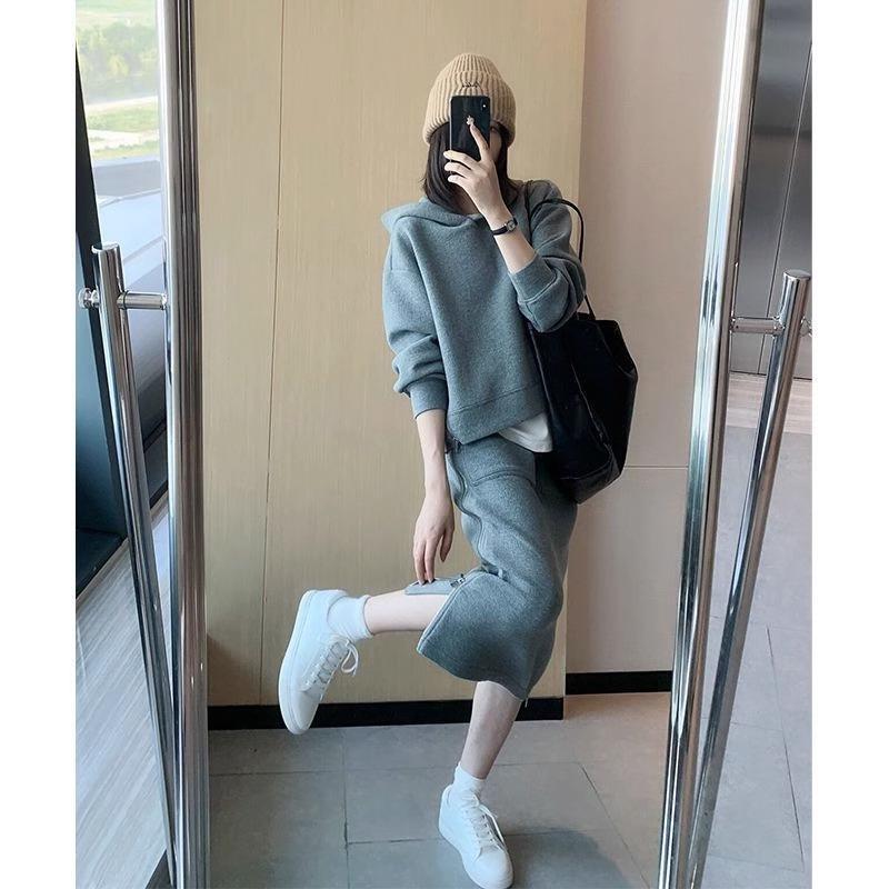 Women's Loose Fit Two-piece Skirt Suit Long Sleeve Cropped Hoodie High Waist Midi Skirt Solid Casual Matching Outfit Set