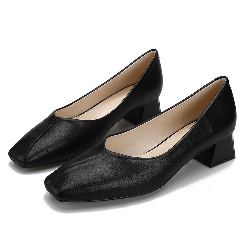 Late evening wind retro medium heel grandma shoes commuting soft leather shallow mouth women's shoes Korean version simple square head thick heel sing