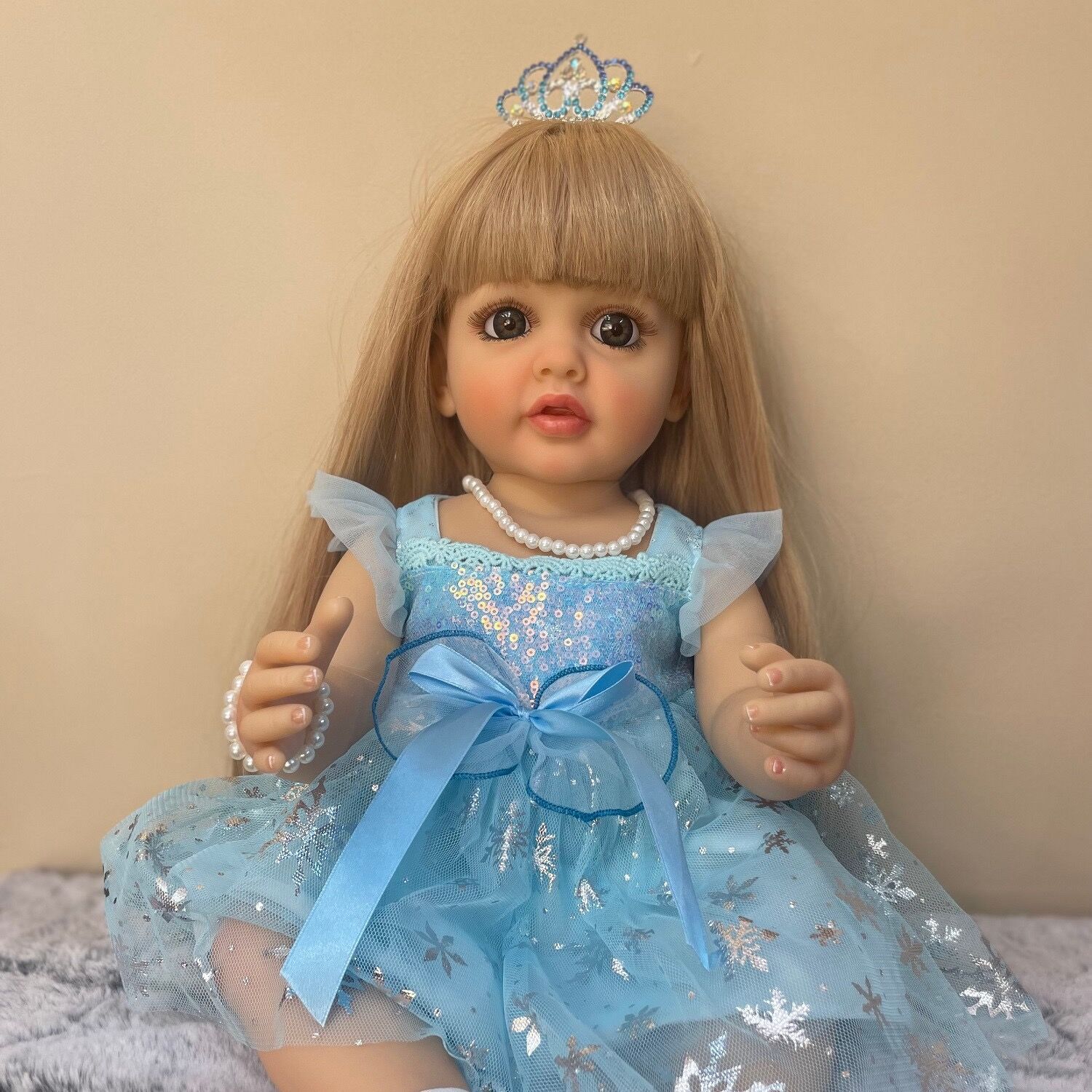 NPK 55 cm Babypuppe, Mädchen, blaues Kleid, wiedergeborene Prinzessin, weiche Ganzkörper-Silikon-Badepuppe 55cm rosa