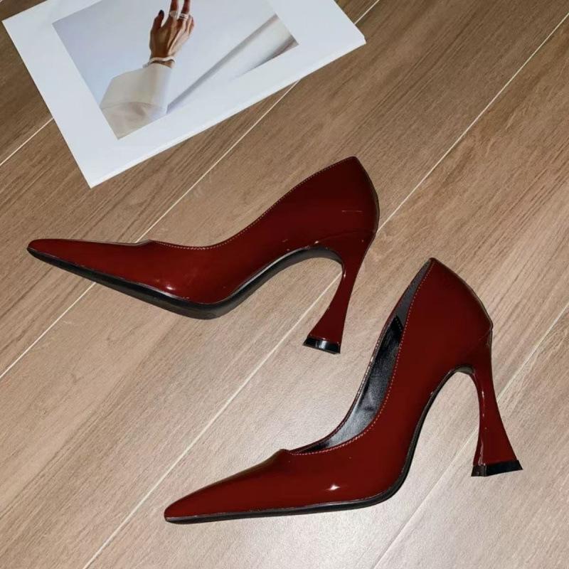 2025 new horseshoe heel light mouth single shoes commuting one pedal spring French retro temperament high heels women's pointed head