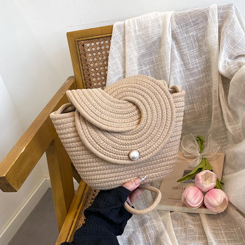 

Trendy fashion solid color vacation new shoulder bag women s texture foreign style versatile personality pastoral sweet messenger bag хаки