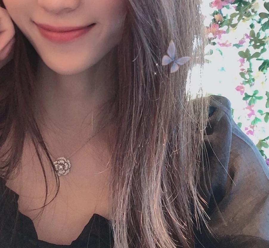 Flower Hollowed Out Necklace, 925 Sterling Silver Pendant with Diamonds, Exquisite for Daily Wear and Gift Giving, Essential for Birthdays