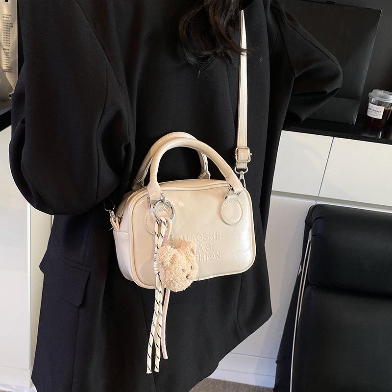 Bag Women's New Shoulder Messenger Bag Versatile Handbag