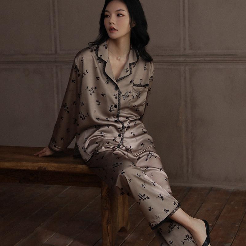 

Женская пижама с отворотом, с длинными рукавами, свободная повседневная домашняя одежда, весна-лето, атласная ночная рубашка, сексуальная, с кружевным краем, с принтом 2XL коричневый