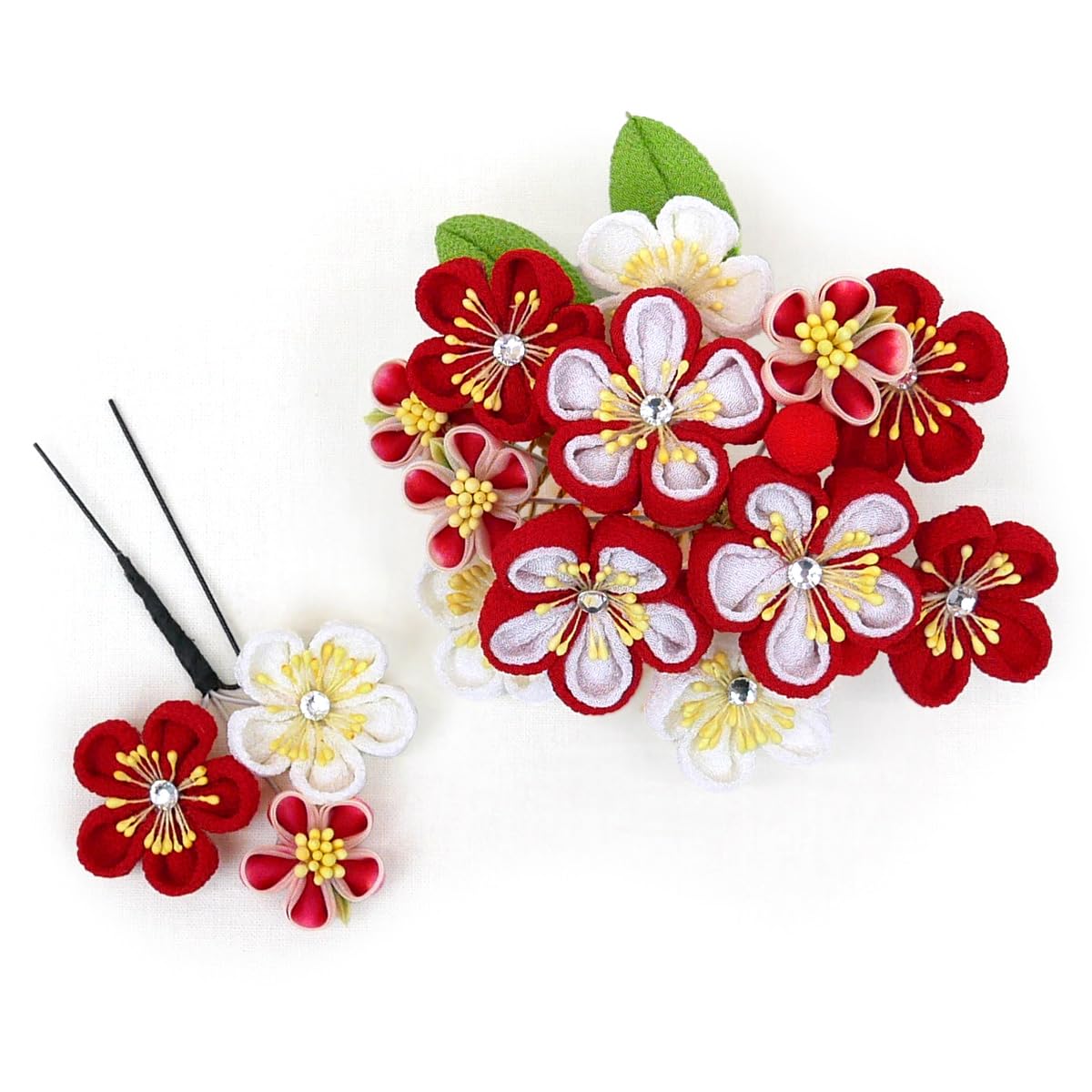 

hair accessory suitable for furisode and other Two-piece set, Tsumami-zaiku, coming-of-age ceremonies, kimono, graduations, weddings, kimono. Red.