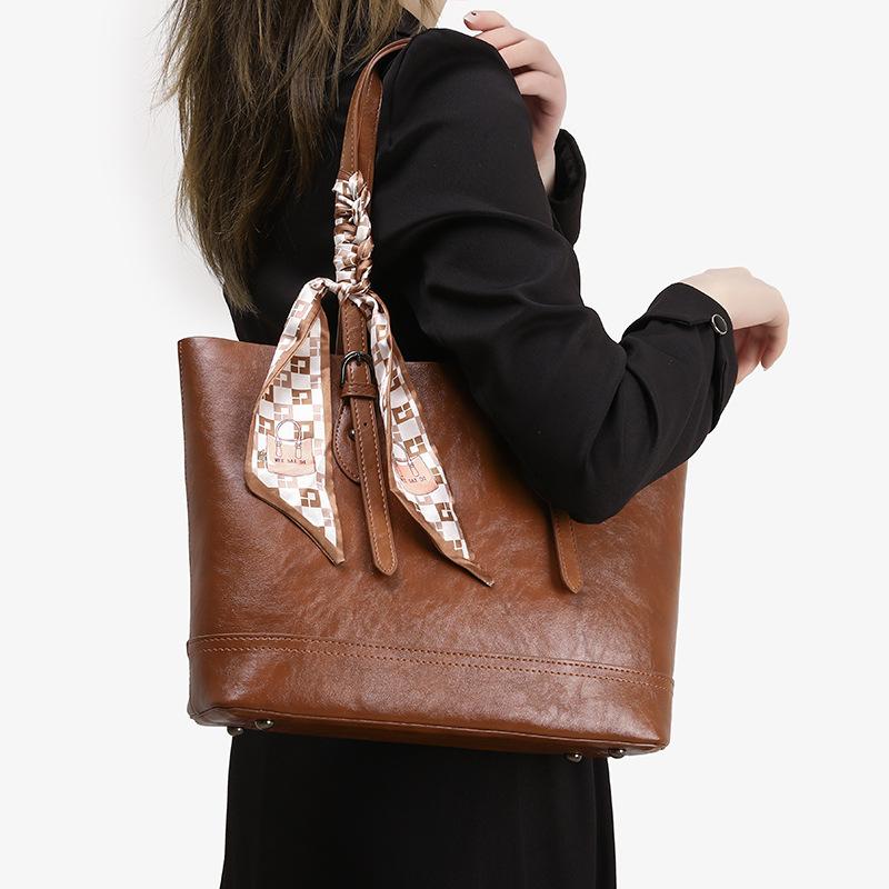 Large capacity Tote bag Oil wax soft leather crossbody tote textured commuter bag