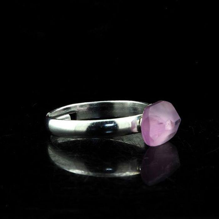 Pierres et Minéraux. Bague Kunzite plaqué argent. 8.30 ct. Taille réglable.