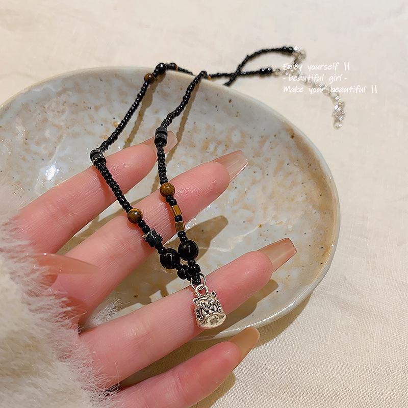 Elegant Chinese Lion Dance Beaded Necklace for Women's Autumn and Winter Sweaters - Internet Celebrity Style