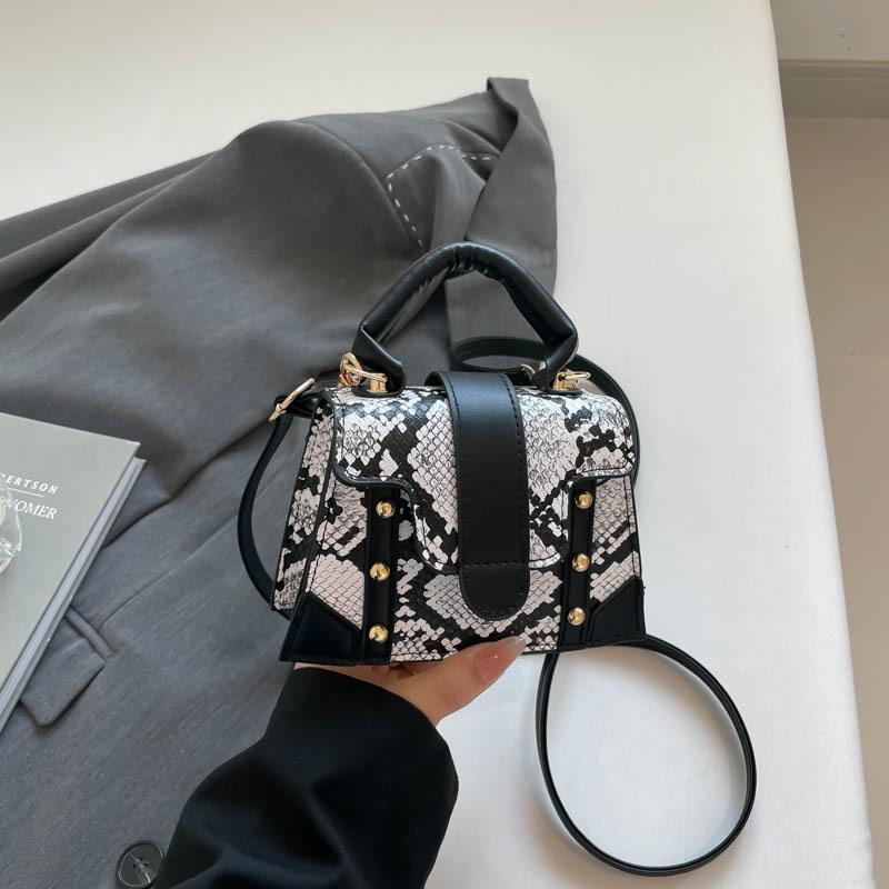 

Новая модная изысканная и красивая мини-сумочка, популярная летняя универсальная на плечо, сумка-мессенджер белый