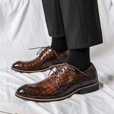 Mode Luxusmarke Loafers Herren Schnürschuhe Lackleder Mode Schwarze formelle Lederschuhe Hochwertige Freizeitschuhe Männer Geschnitzte Schuhe