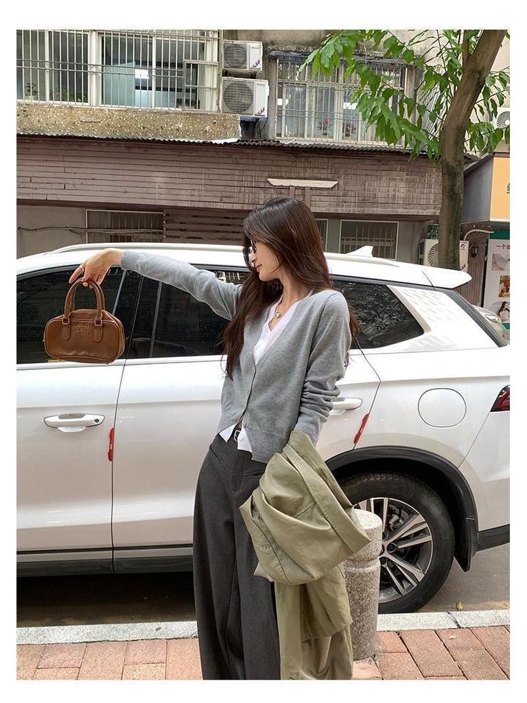 Wool Faux Two-Piece V-Neck Color Block Chic Knit Cardigan for Women - Autumn/Winter Lazy Style Short Sweater Coat