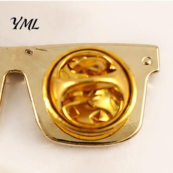 Clothing Accessory Eyeglasses Holder Brooch Pin, Zinc Alloy Square Frame Glasses Collar Pin Eyewear Hanger Clothes Decoration Accessories for