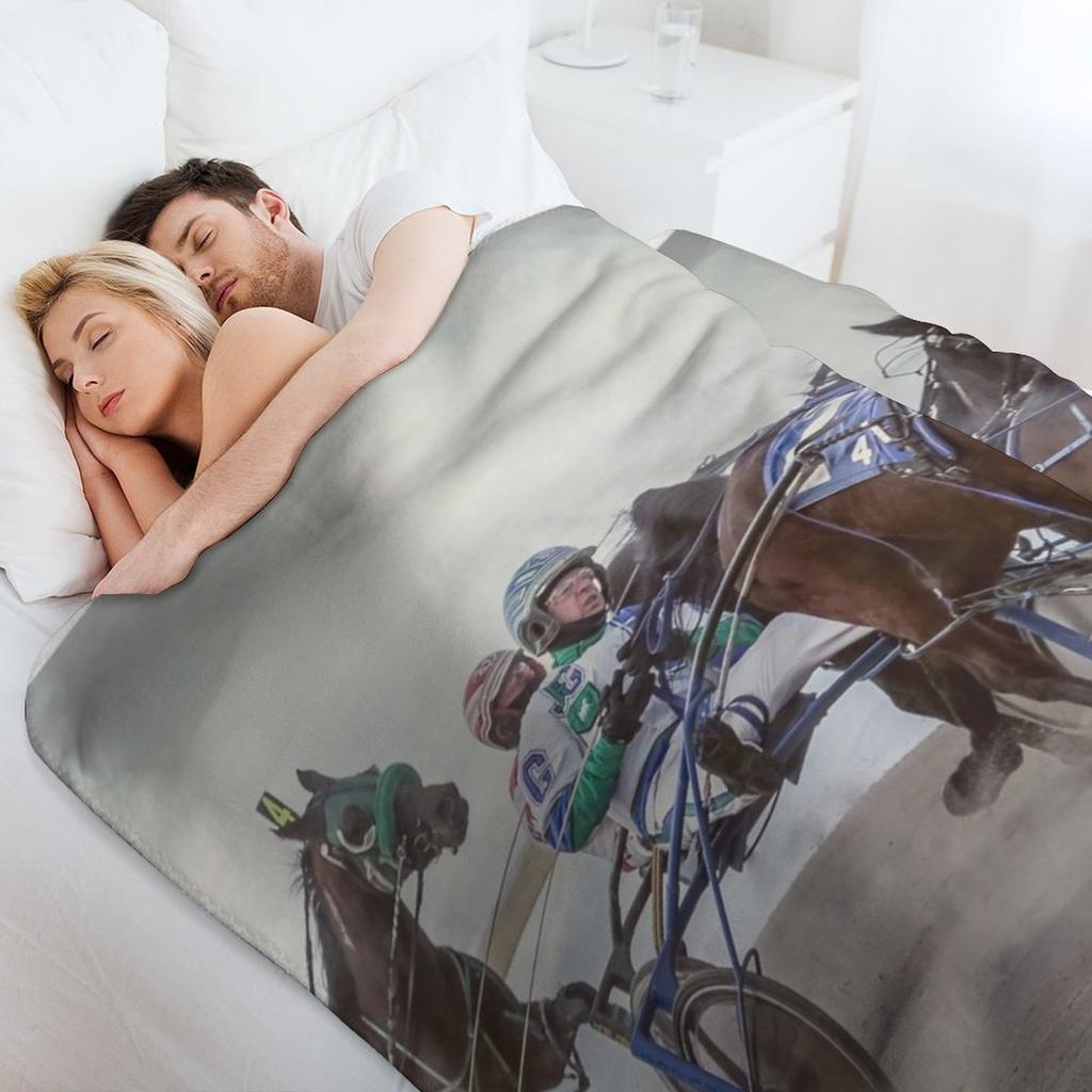 Trotting races Throw Blanket Soft Plush Blanket as Housewarming Gift