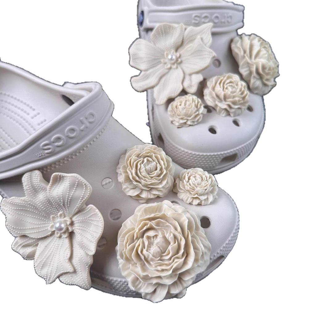 Cream Puff Floral Clogs: 3D Pearl Removable Shoe Decoration with Buckles