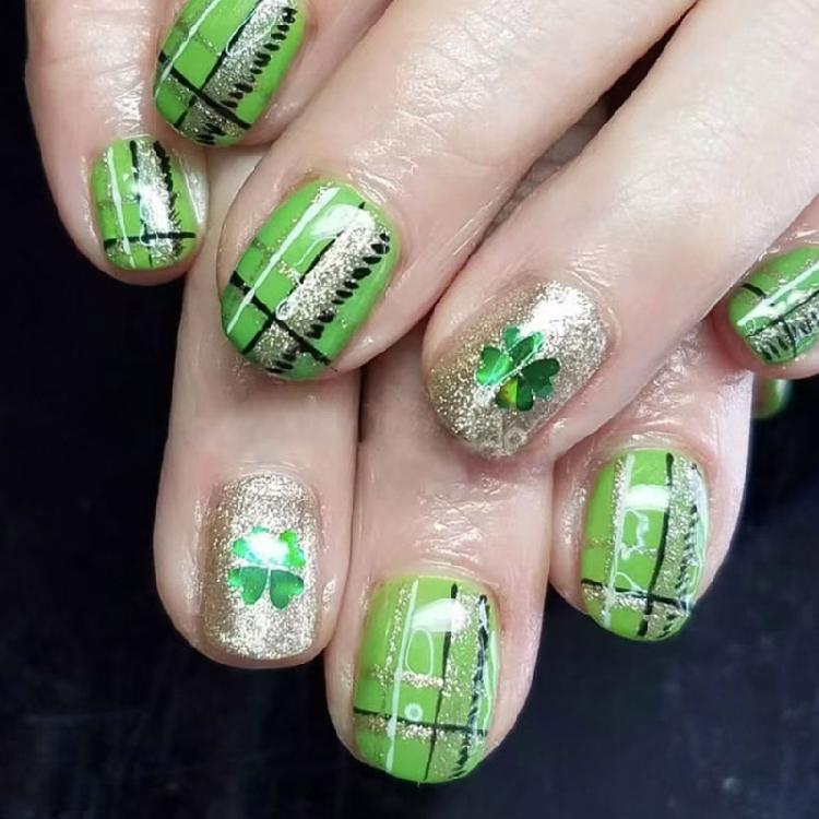 

24x Glittering Stick on Nail Shamrocks Full Cover False Nail Saint Patricks Day Press On Nail Manicures Supplies 1
