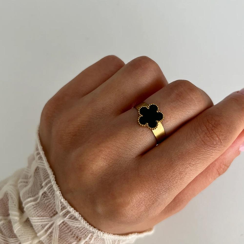 18K Gold-Plated Four-Leaf Clover Titanium Steel Ring for Women
