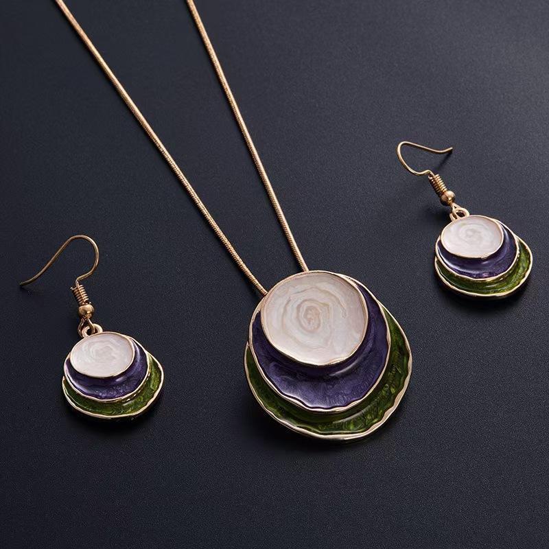 

Vintage Style Pendant Necklace and Earrings Set Layered Circle Design Lightweight Metal Chain Jewelry for Women and Girls One Size