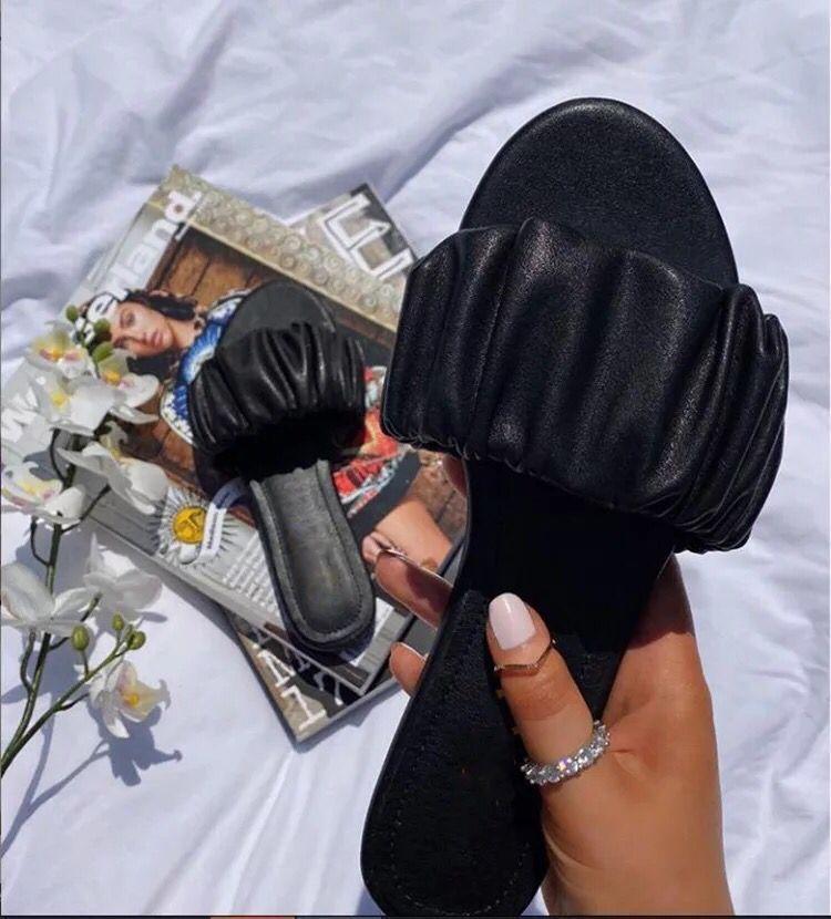 2025 Autumn New European and American Flat-bottomed Cool Slippers Women Wear Large Size Pleated Slippers Slippers