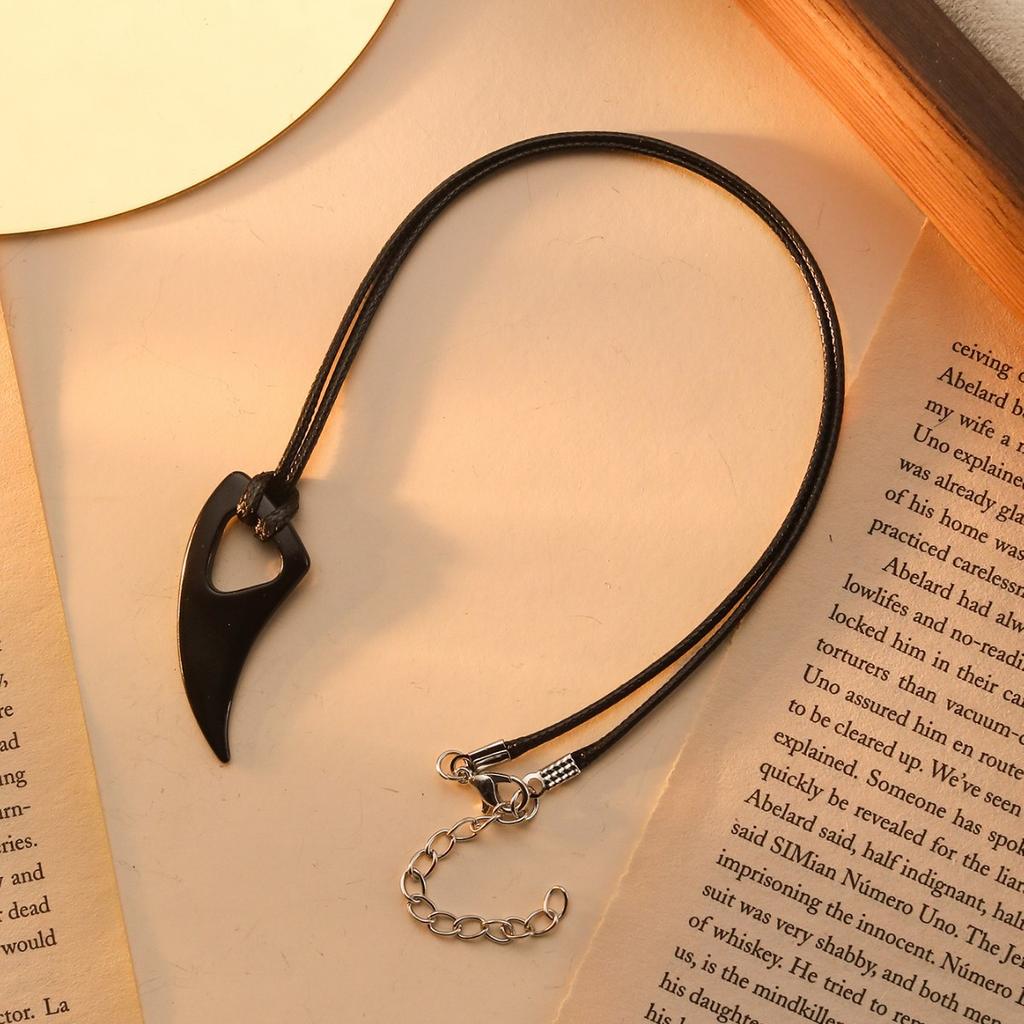 Punk Wolf Fang Pendant Necklace Nightclub Hip Hop Fashion Personality Jewelry Vintage Couple Jewelry