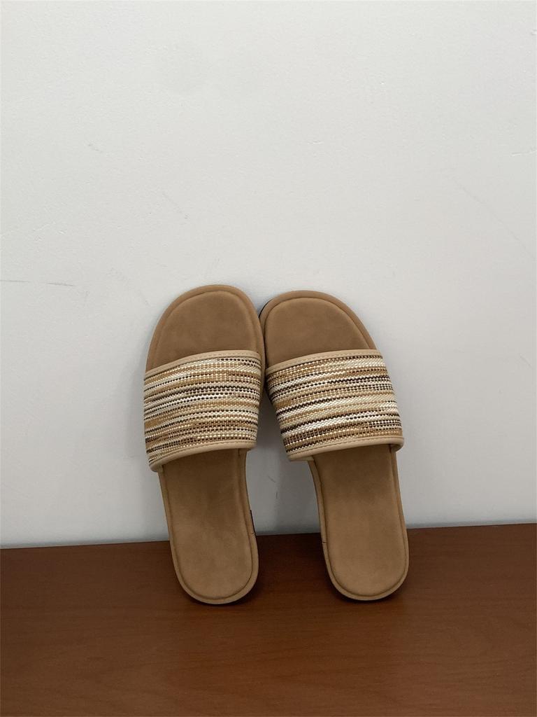 Flat-bottomed retro niche one-word cool slippers women's shoes outer wear 2025 summer casual versatile soft-soled beach sandals