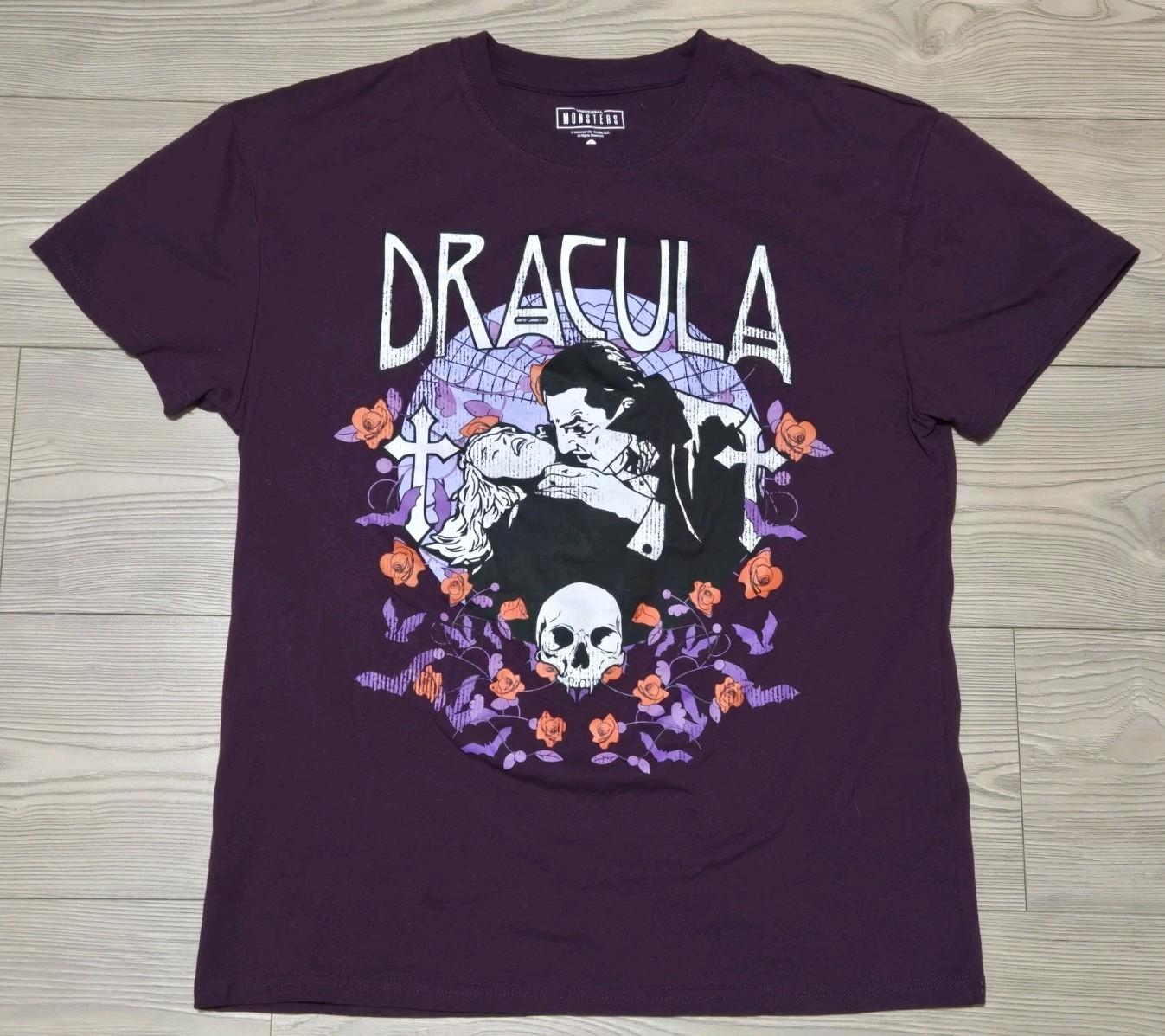 Universal Monsters Shirt Dracula Size Large Purple Fusia Unisex T-Shirt S