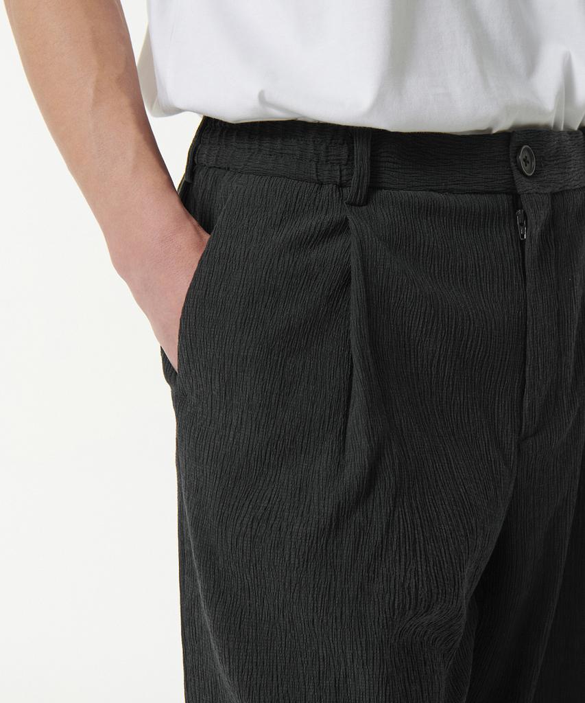 Musinsa Standard Crinkle One-Pleat Wide Elastic Pants [Dark Gray]