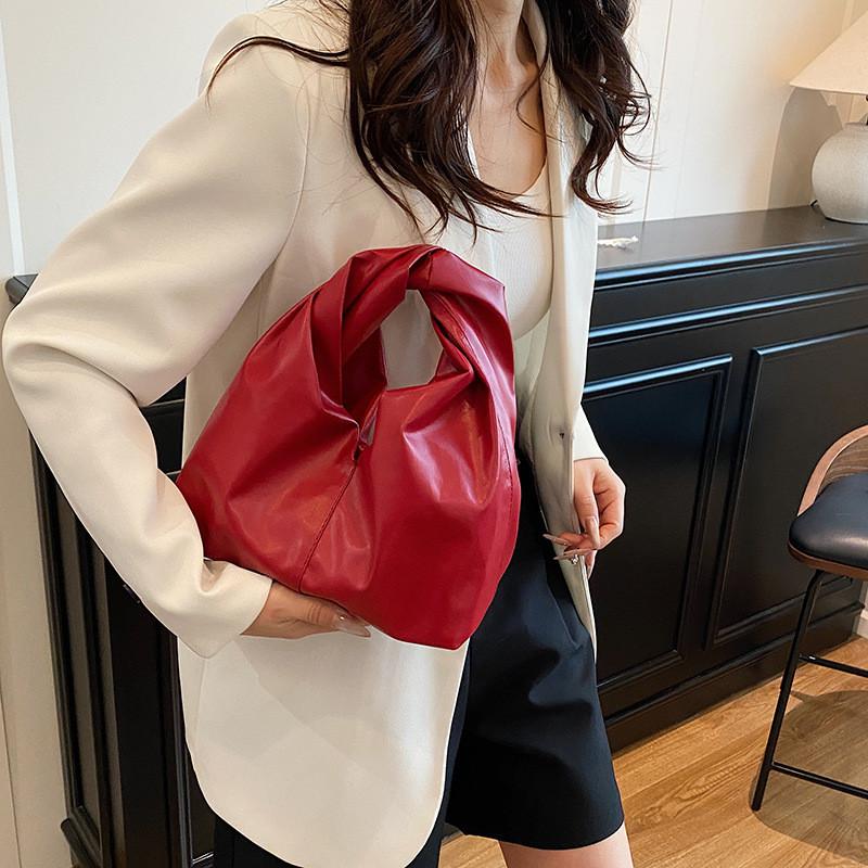 Street Style Cloud Bag Pu Material With Magnetic Closure For Casual Daily Use