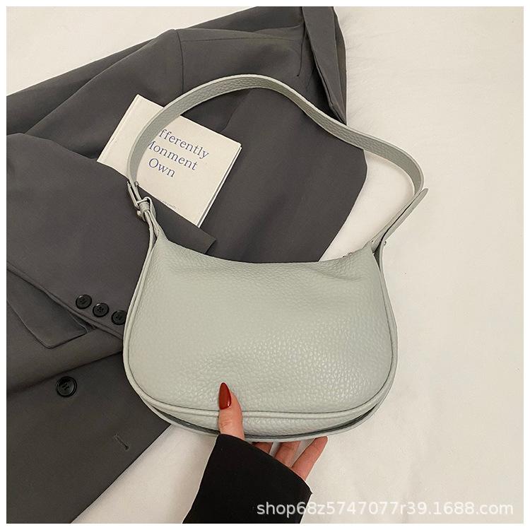 Korean Version of Niche Leisure Commuter Bag Women's 2025 New Fashion Soft-sided Messenger Bag Simple Commuter Shoulder Bag