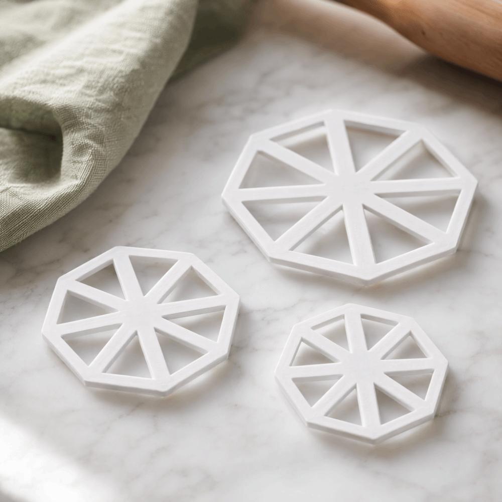 3pcs PP Cookie Mold Triangle Flag Shape Cake Decorating Mold Flag Cutting Mold  Cake Toppers