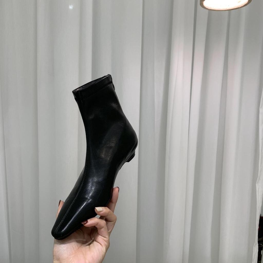 Fried Soft Slope Heels~ Autumn and Winter New White Bone Essence Commuter Flat-bottomed Beige Short Boots Are Simple