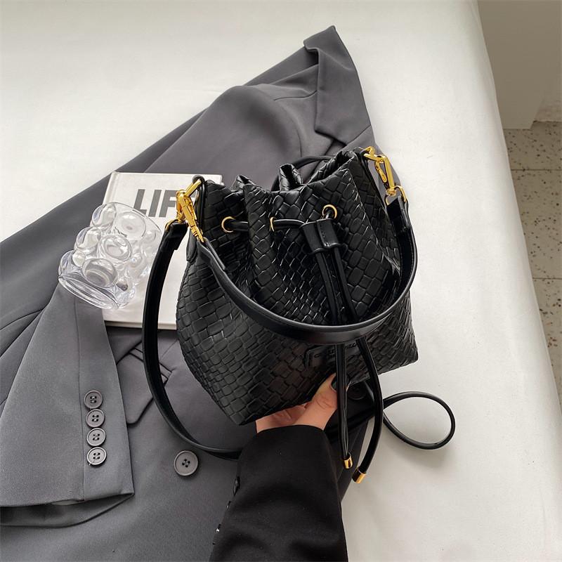 Trendy Pu Drawstring Bucket Bag 2023 Autumn Winter New Single Shoulder Crossbody French Niche Design Handbag Black