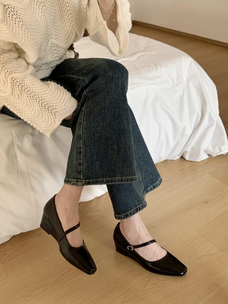 Retro Square Head French 2025 Autumn New Thick Heel One-word Buckle Suede Mary Jane Wedge Heel Single Shoes