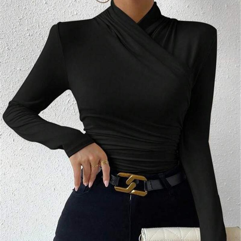 Schlankes und vielseitiges gerafftes T-Shirt mit Kreuzausschnitt für Damen im Herbst-/Winter-Design