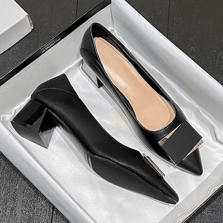 Soft leather high-heeled single shoes, new autumn medium heel, pointed head, light mouth shoes, French temperament thick heel